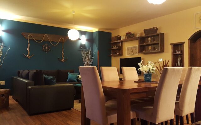 Riko & Mima Apartment