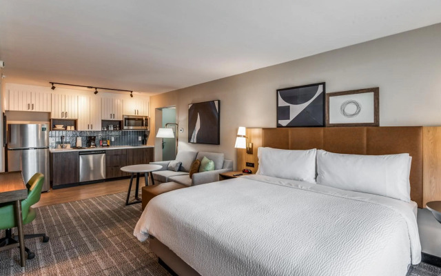 Holiday Inn Dallas Market Ctr Love Field by IHG