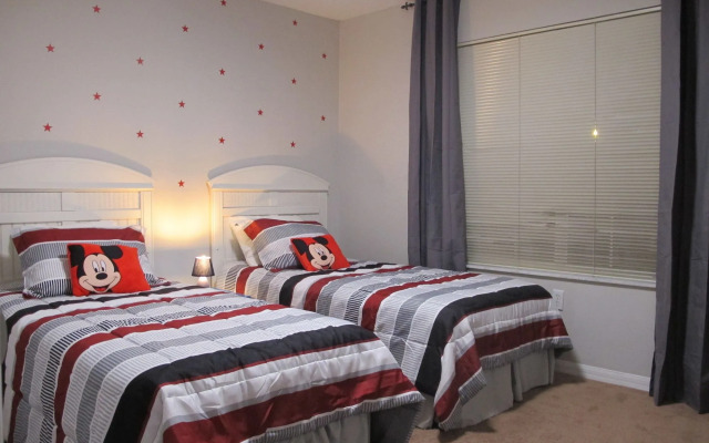 Lake Berkley 7BR Pool Home LB988