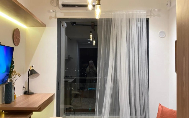 Skystory.inn warm and cozy studio @Skyhouse BSD