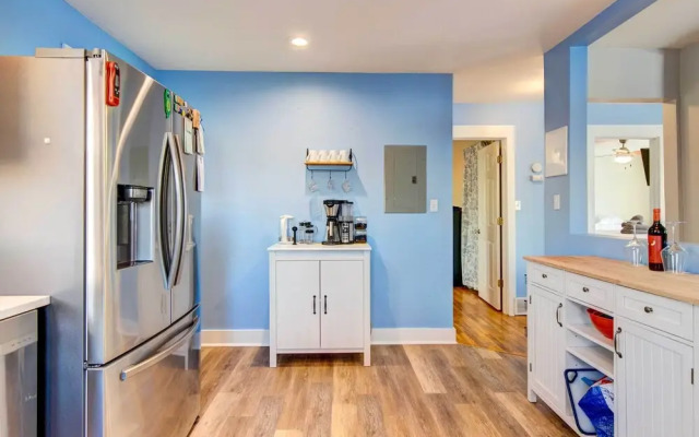 Pet-friendly Denver Home: Walk to Restaurants