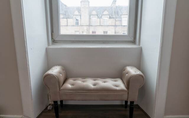Newly Refurbished 1 Bedroom Flat