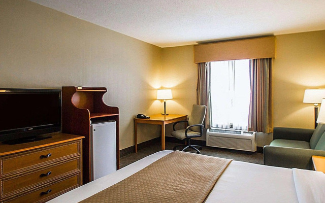 Quality Inn & Suites Fishkill South near I-84