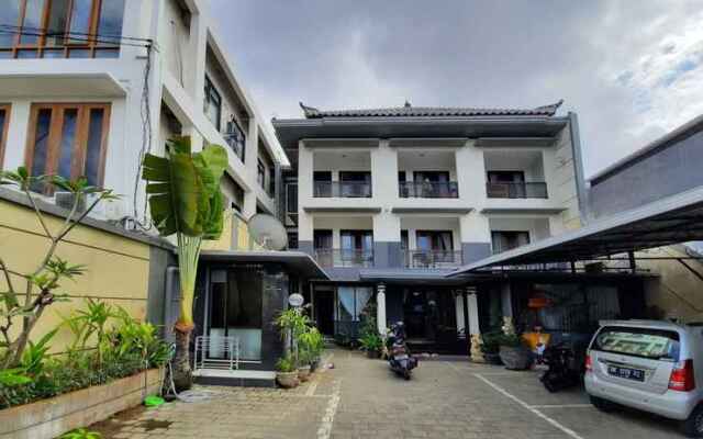 Отель OYO 3851 Seri Sukmawati Residence Syariah Индонезия, Бали - отзывы, цены и фото номеров - забронировать отель OYO 3851 Seri Sukmawati Residence Syariah онлайн вид на фасад