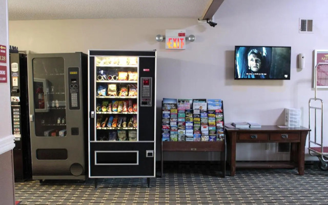 Select Inn Maple Grove