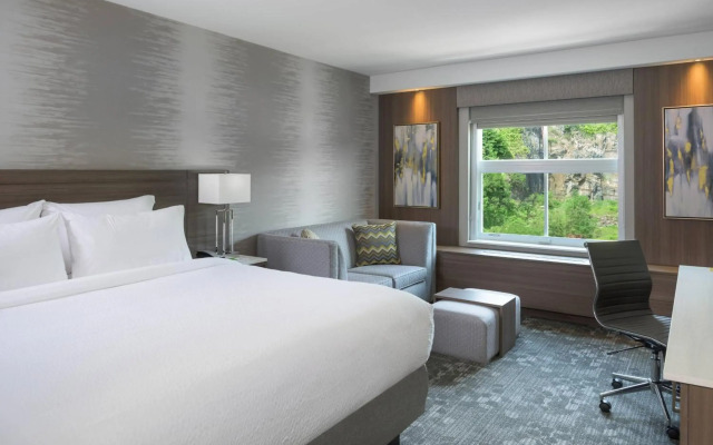 Courtyard by Marriott Edgewater NYC Area