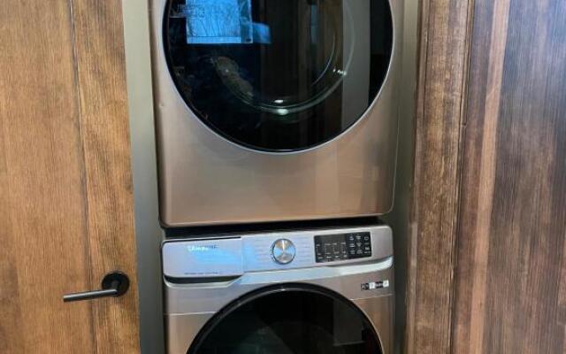 The Twin Retreat - Cabin #2