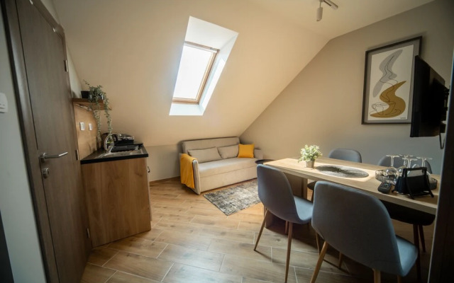 Manoir Apartments