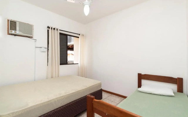 Sobrado A 100 Metros Da Praia De Morrinhos