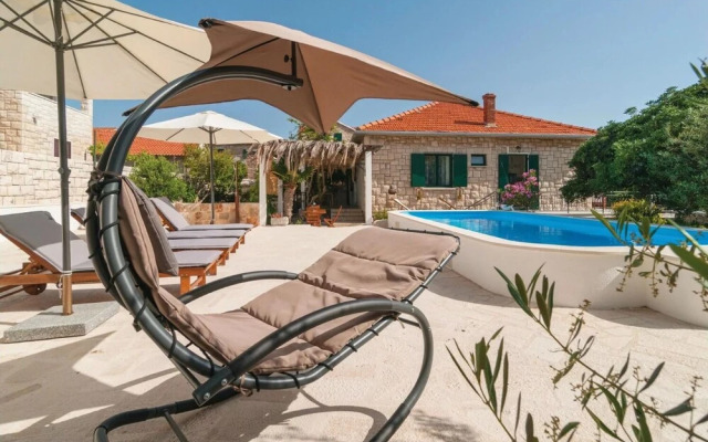 Zoki - Pool House - H