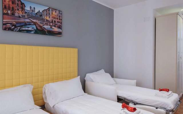 Lh Royal Suites
