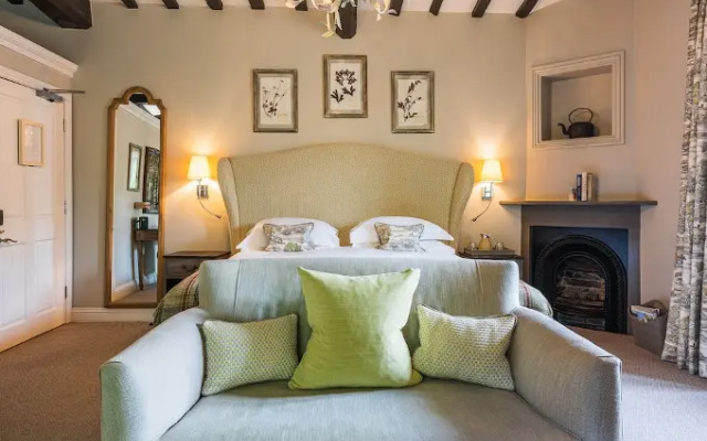Lord Crewe Arms