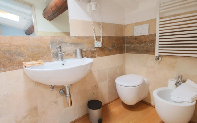 Belvilla by OYO Beautiful Farmhouse With Pool