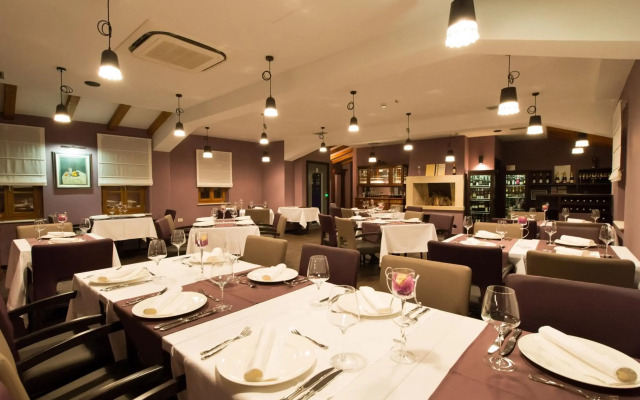 Vela Vrata Hotel