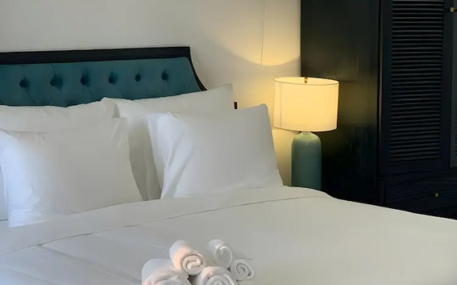 The Room Hotel Phu Quoc - Starbucks