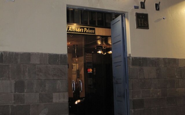 Hostal Alfredo's Palace