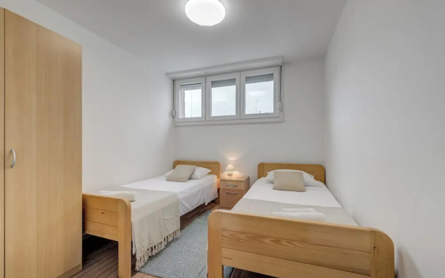 Apartment Toma, Modern Suite In Quiet District