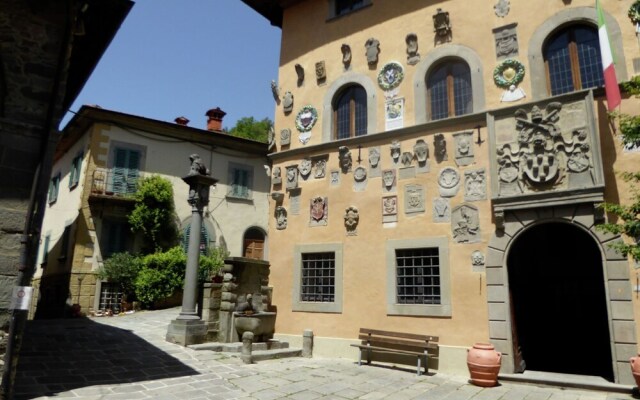 Rustically Decorated, Stylish Property