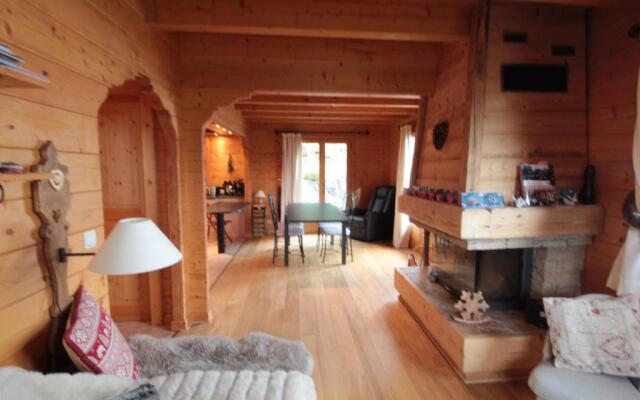 Chalet Les Carroz d'Arâches, 4 pièces, 8 personnes - FR-1-572-49