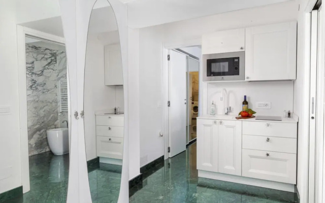JJ Capri in Capri With 2 Bedrooms and 2 Bathrooms