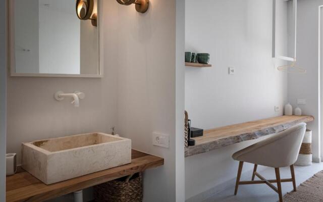 Arion Seaside Suites
