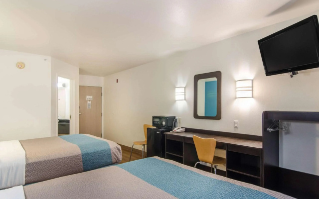 Motel 6 Wheatland, WY