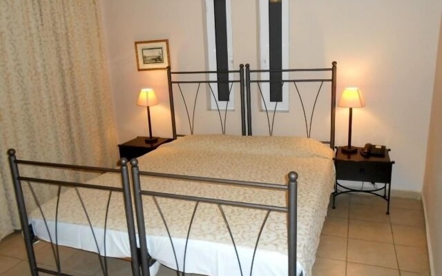 Lambrinos Suites