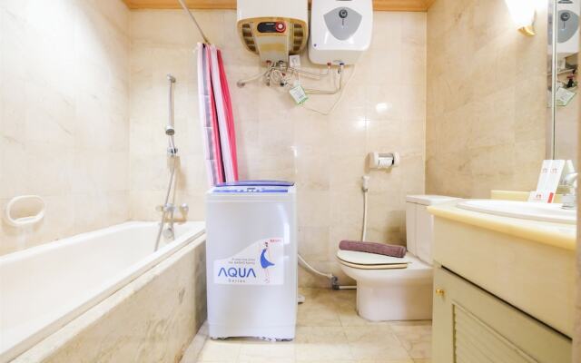 Classic Studio Park Royale Apartment Near Sudirman