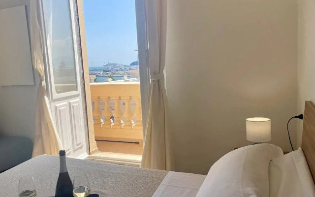 Onlyrooms V - Central & Train Station