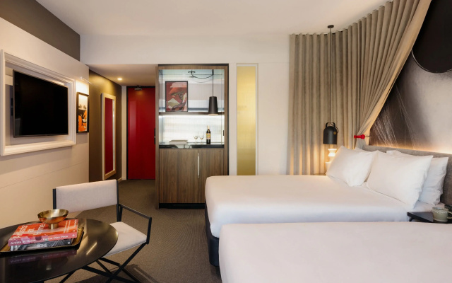 Hotel Indigo Melbourne on Flinders by IHG