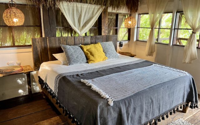 Villa Santuario Lake Front Oasis