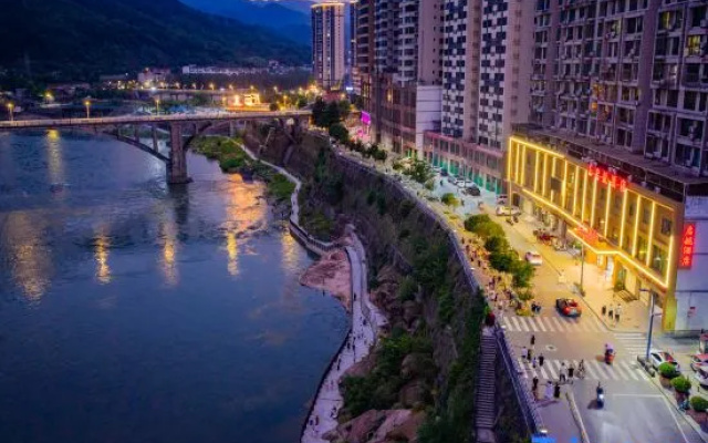 Qihang Hotel (Shiquan Ancient Street) – Outside – Ankang