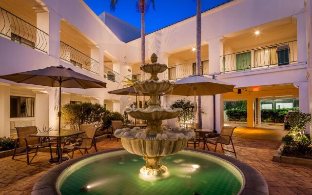 Casablanca Inn