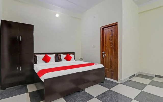 OYO Flagship 80680 Hotel Harsh Inn