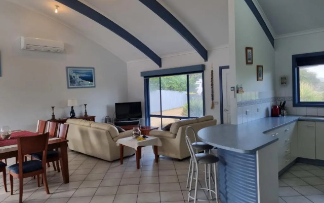 Blue Poles - Pet Friendly