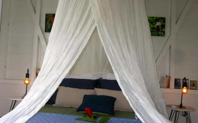 Or bleu-Bungalow volcan Soufriere-Vue sur mer