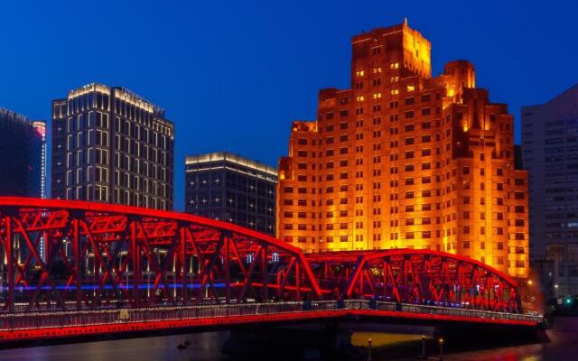 Broadway Mansions Hotel - On the Bund