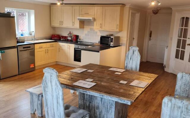 Sherwood Bungalow 3 Bedroom Entire Property