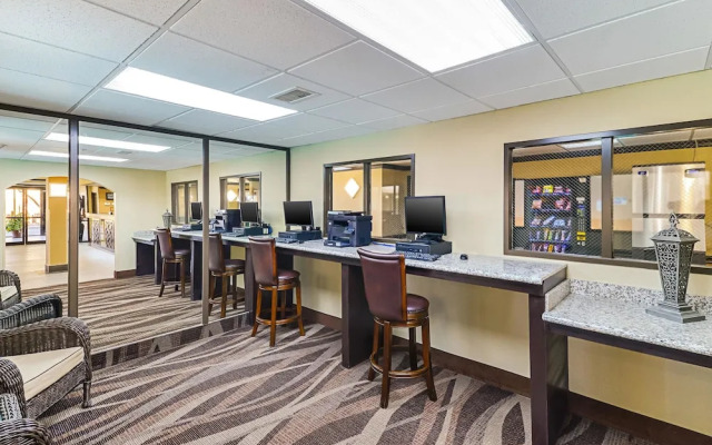 Comfort Inn & Suites