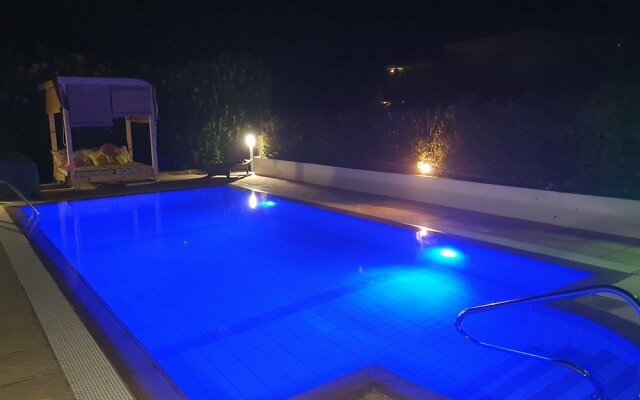 Inviting 3-bed Villa in Kayalar