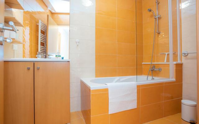 Terrace Bairro Novo by Rent4all