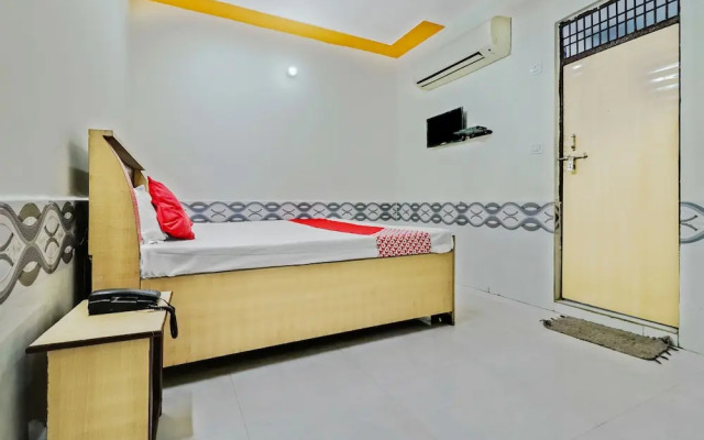 Shri Govind Dham by OYO Rooms