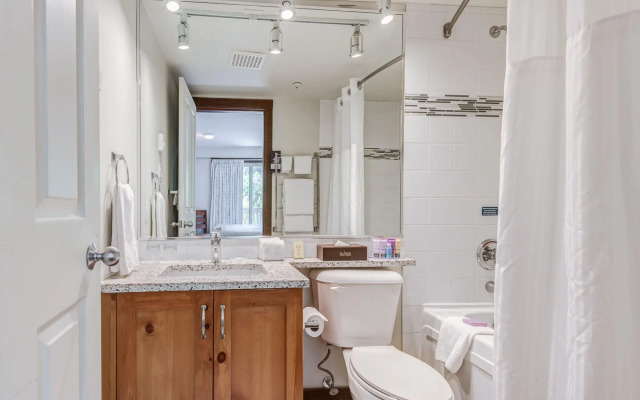 Blackcomb Springs Suites by CLIQUE