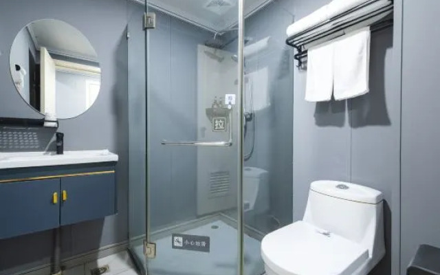 Airport Boutique Hotel
