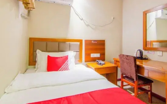 Jinzhong Holiday Business Hotel (Shaqu Court Military District General Hospital)