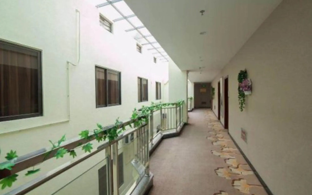 Foshan Shangyin Hotel (Ziyoucheng Zhuroupo Private Cuisine Ronggui Head Store)