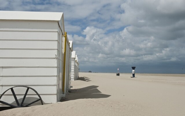 Modern apartment with a dishwasher located in Zeebrugge