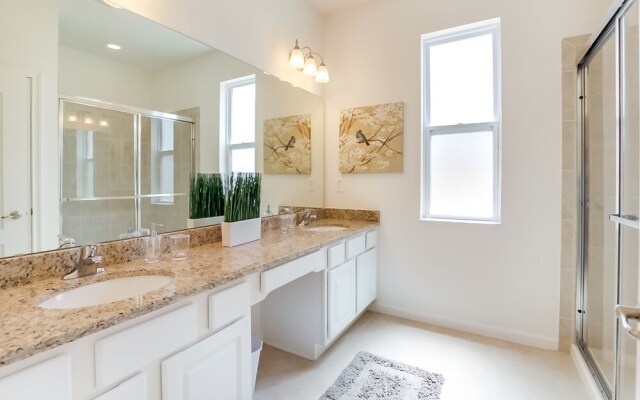 Solterra - 5204 Oakbourne Avenue