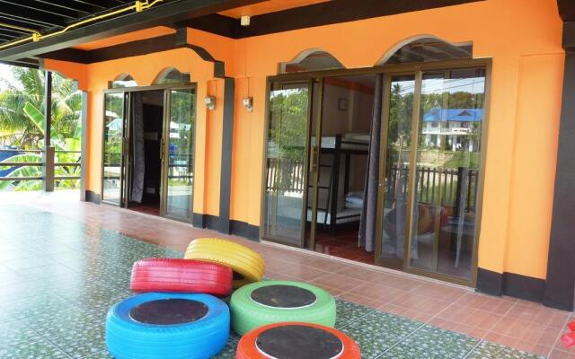 Baan Chalok Hostel