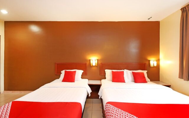 Super OYO 447 Comfort Hotel Meru